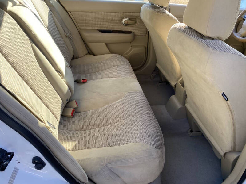 2012 Nissan Versa 1.8 SL