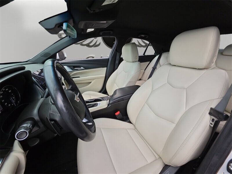 2021 Cadillac CT4 Luxury