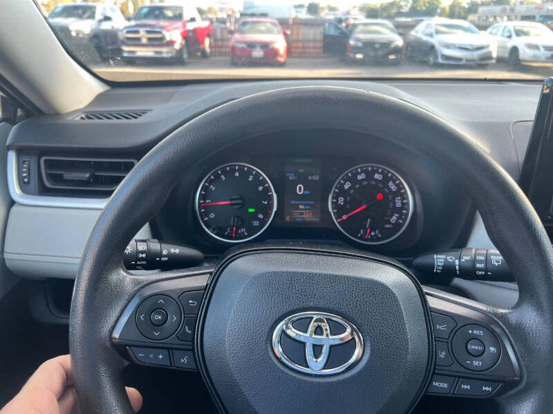 2020 Toyota RAV4 XLE