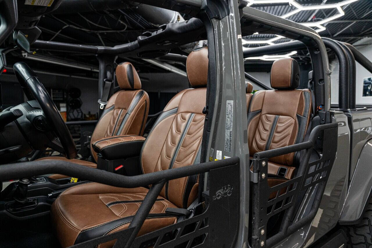 2021 JEEP Gladiator Pickup - $56,999