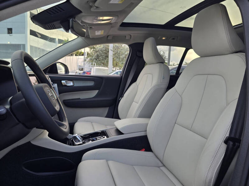 2026 Volvo XC40 B5 Plus