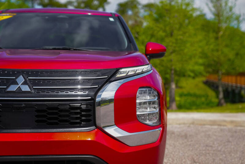 2022 Mitsubishi Outlander ES