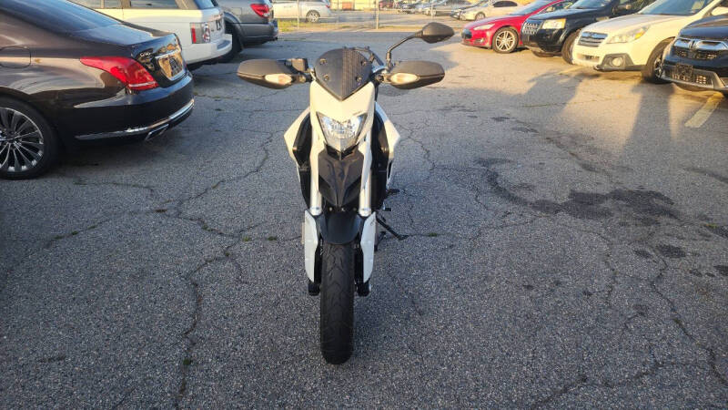 2013 Ducati HYPERMOTARD 821
