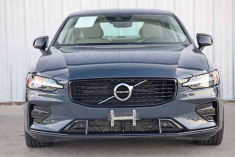 2022 Volvo S60 B5 Momentum