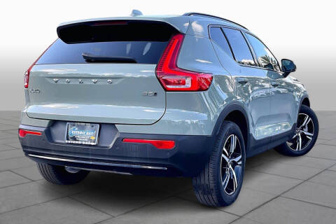 2024 Volvo XC40 B5 Core Bright Theme