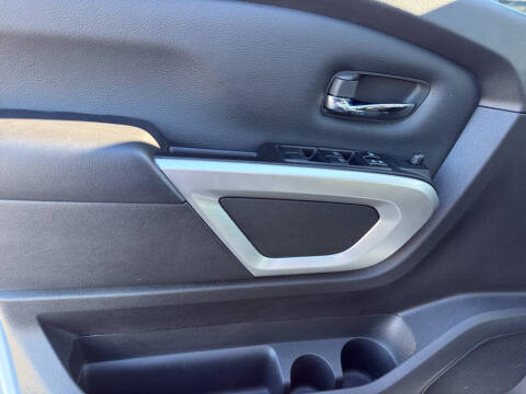 2024 Nissan Titan XD SV