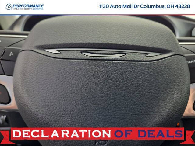 2027 Chrysler Pacifica Select