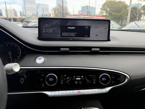 2024 Genesis GV70 2.5T Standard