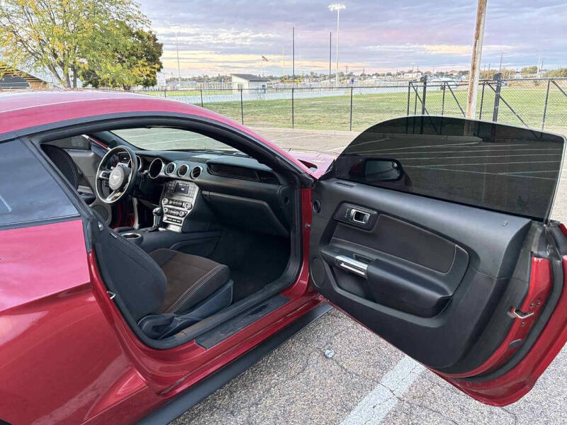 2021 Ford Mustang EcoBoost