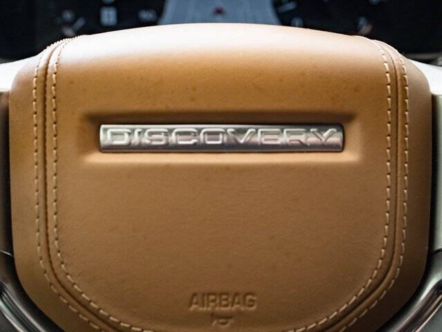 2023 Land Rover Discovery P300 S R-Dynamic