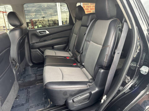 2020 Nissan Pathfinder SV