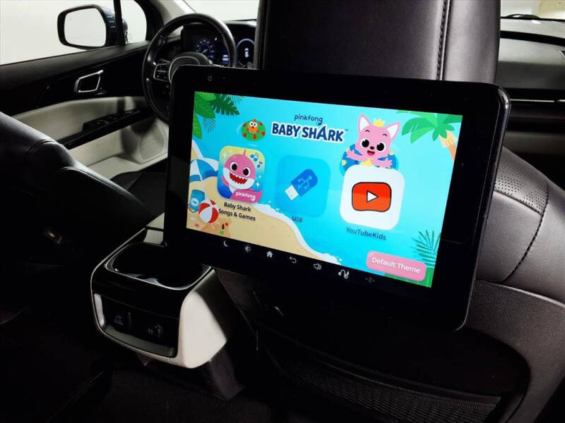 2023 Kia Carnival SX