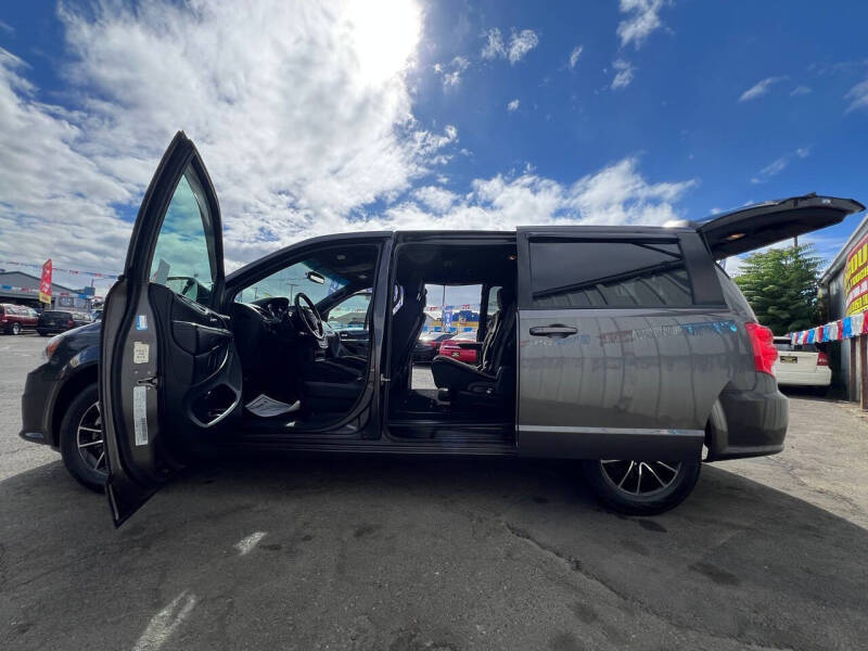 2018 Dodge Grand Caravan SE