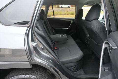 2020 Toyota RAV4 Hybrid LE