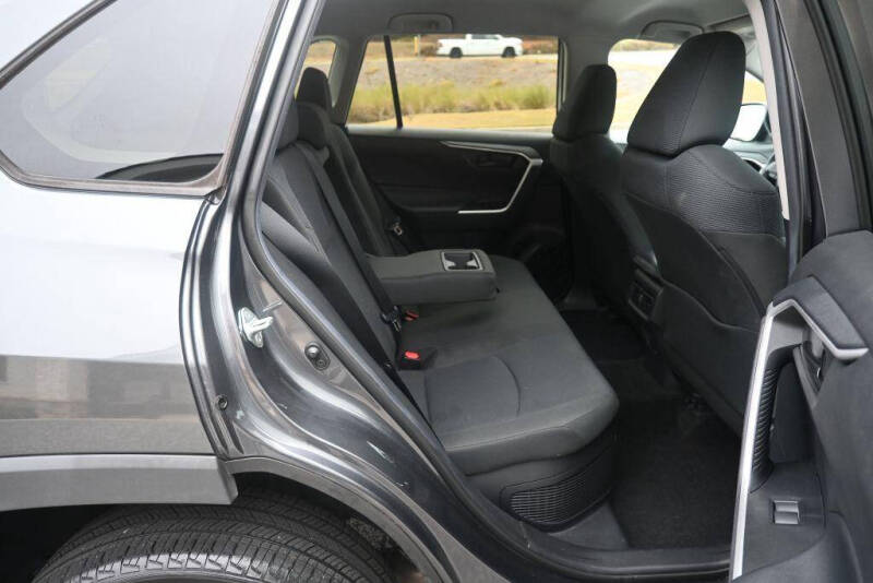 2020 Toyota RAV4 Hybrid LE