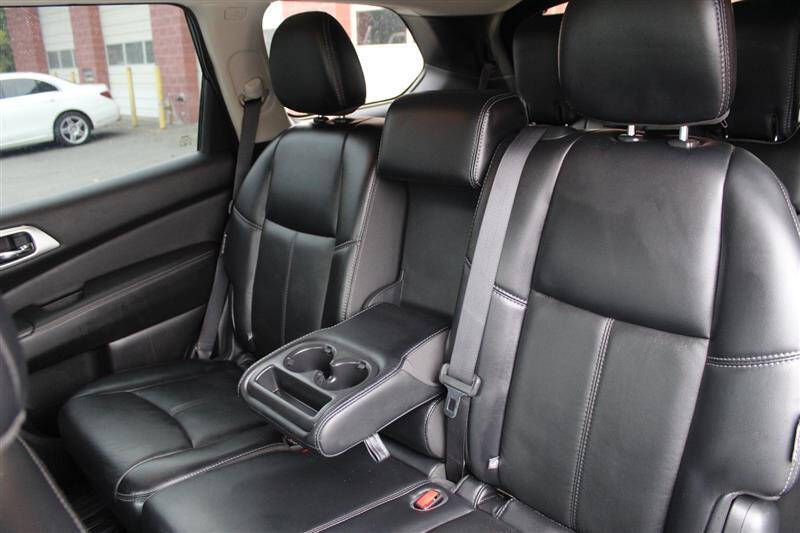 2019 Nissan Pathfinder SL