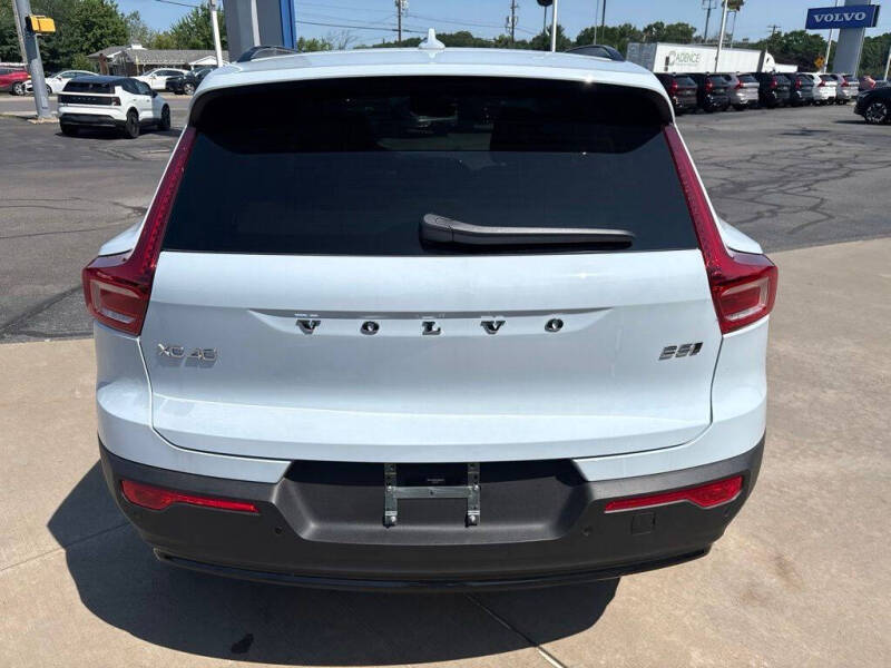 2026 Volvo XC40 B5 Plus