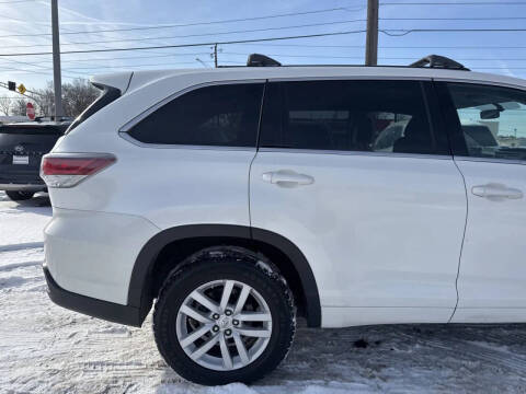 2015 Toyota Highlander LE