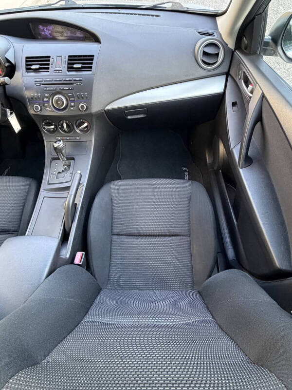 2012 Mazda MAZDA3 i Touring