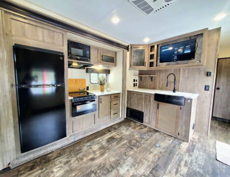 2021 Cherokee By Forest River Wolf Pack Platinum