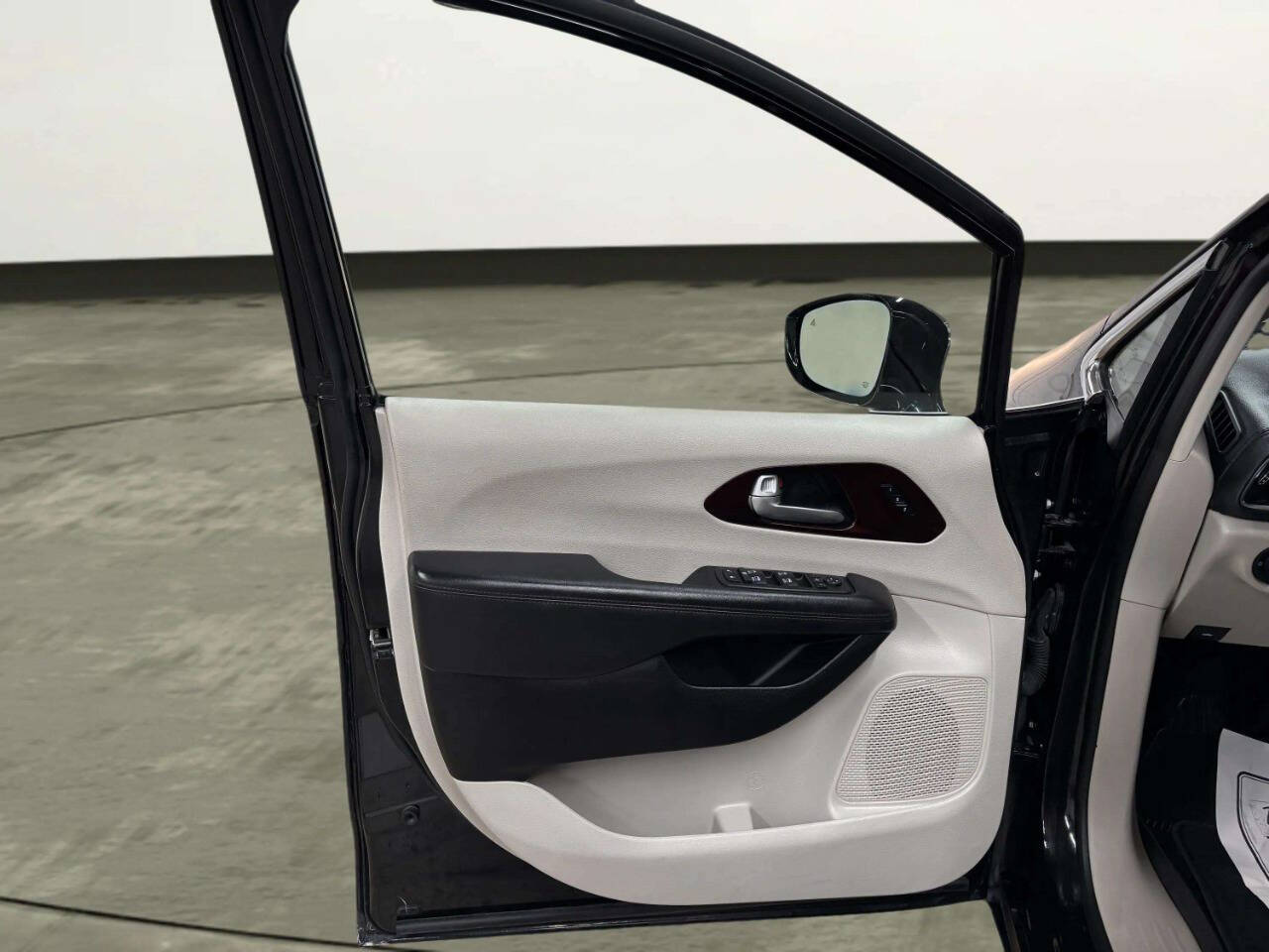 ChryslerPacifica13