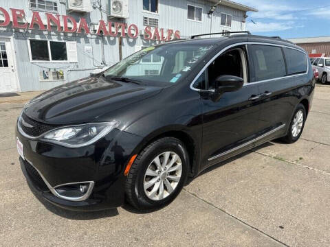 2017 Chrysler Pacifica for sale at De Anda Auto Sales in South Sioux City NE