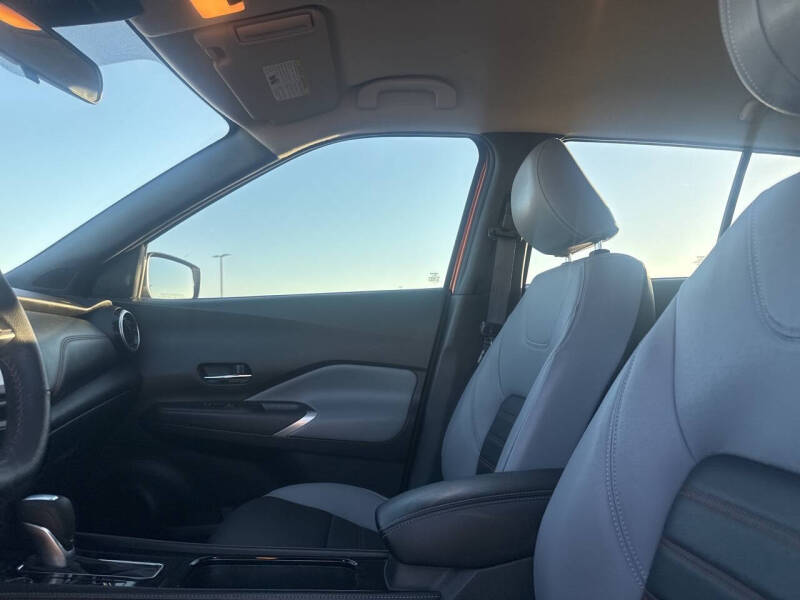 2023 Nissan Kicks SR