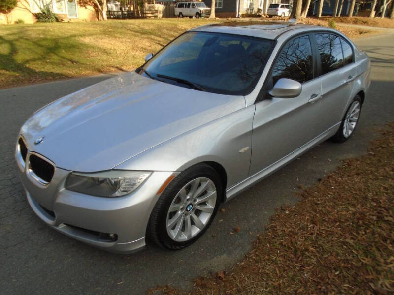 2011 BMW 3 Series 328i's photo