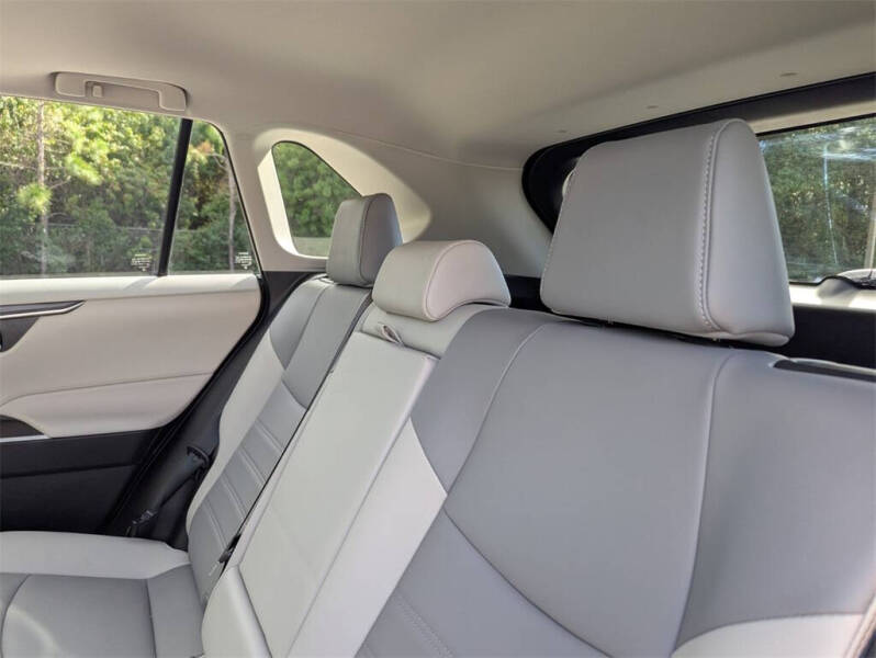 2025 Toyota RAV4 Hybrid XLE Premium