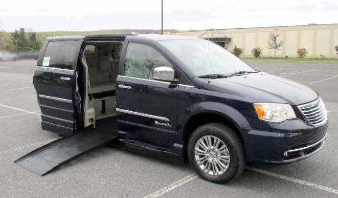 2014 Chrysler Town and Country Touring-L