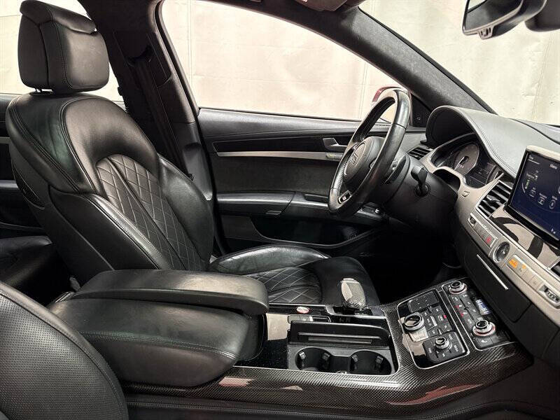 2015 Audi S8 4.0T quattro