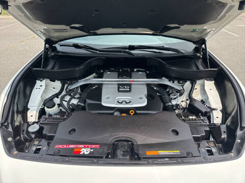 2017 Infiniti QX70