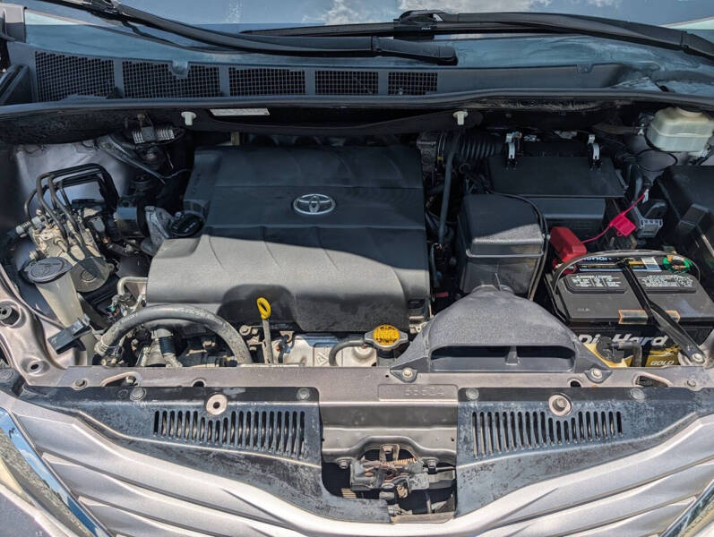 2015 Toyota Sienna XLE 8-Passenger