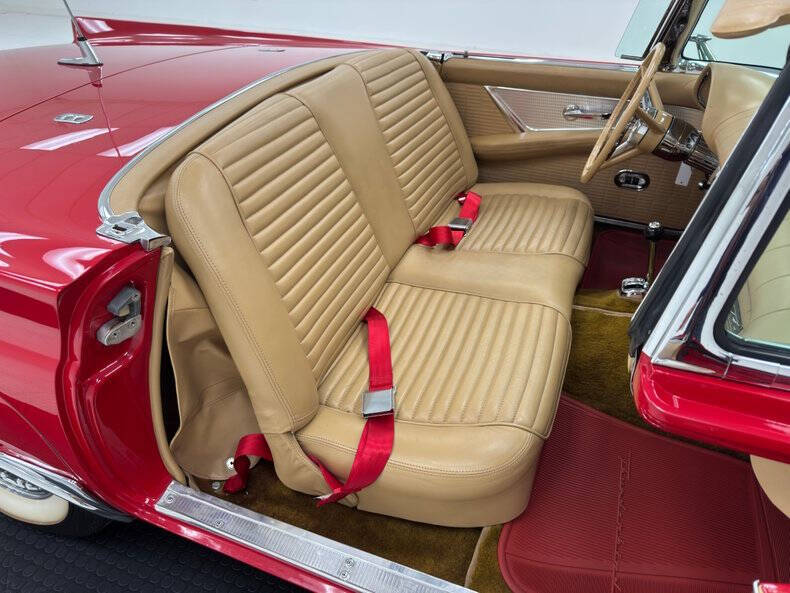 1957 Ford Thunderbird