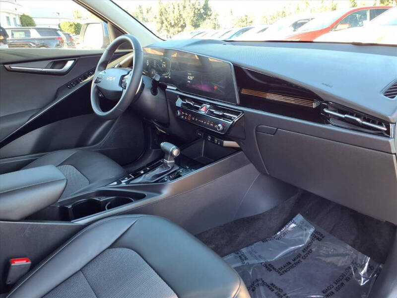 2025 Kia Niro EX