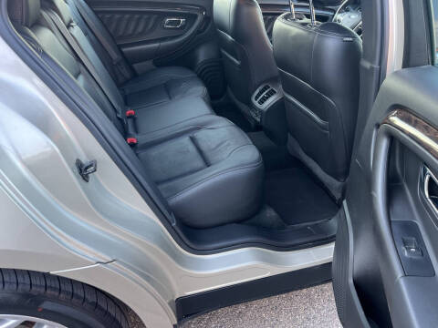 2017 Ford Taurus Limited