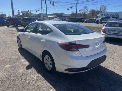 2019 Hyundai Elantra SE