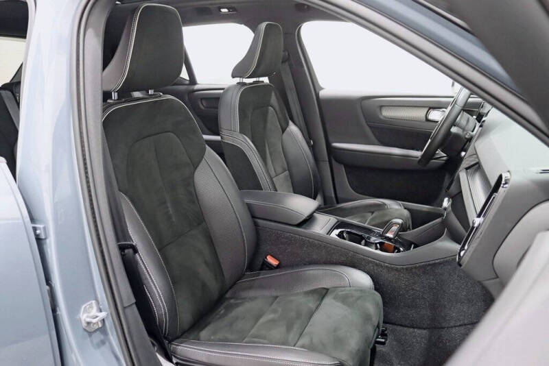 2021 Volvo XC40 Recharge Pure Electric P8