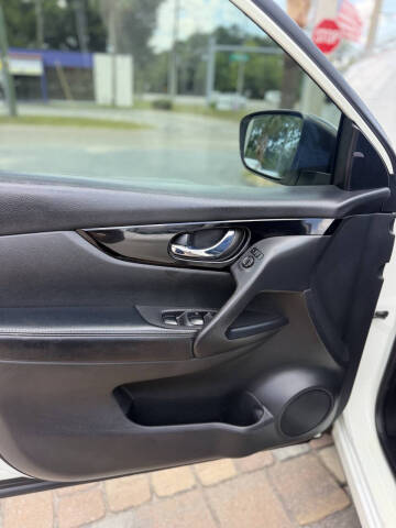 2017 Nissan Rogue Sport SV