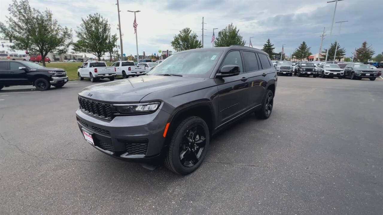 2024 Jeep Grand Cherokee L for sale at Victoria Auto Sales in Victoria, MN