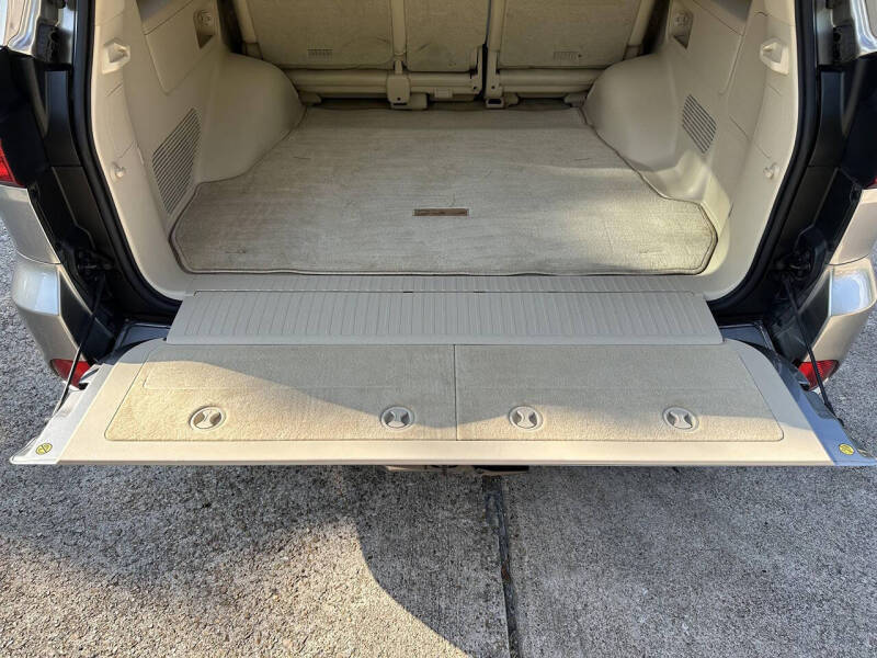 2019 Lexus LX 570 Three-Row