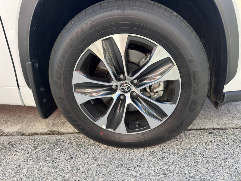 2025 Toyota Highlander XLE