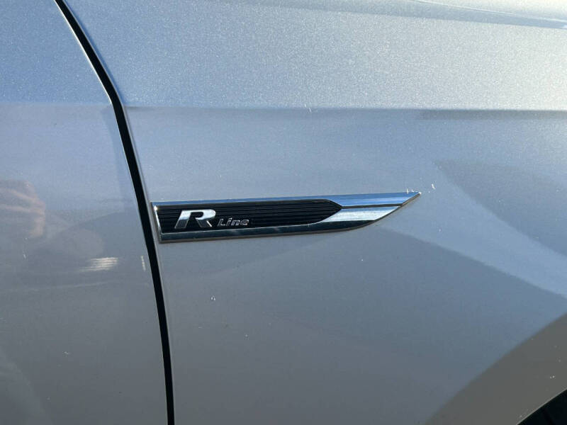 2018 Volkswagen Passat 2.0T R-Line