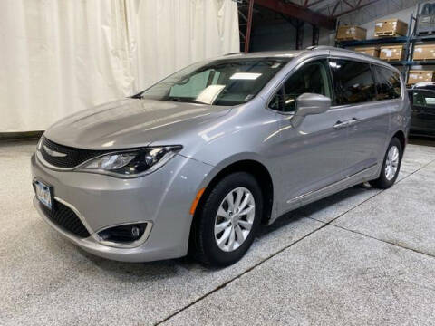 2017 Chrysler Pacifica for sale at Victoria Auto Sales - Waconia Dodge in Waconia MN