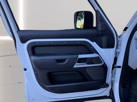 2023 Land Rover Defender