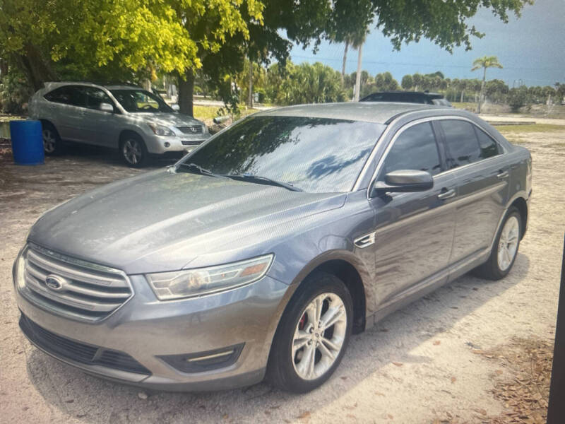 2013 Ford Taurus SEL's photo