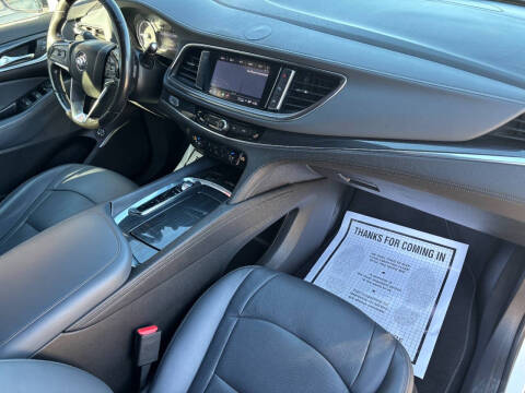 2022 Buick Enclave Essence