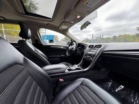 2017 Ford Fusion Hybrid SE