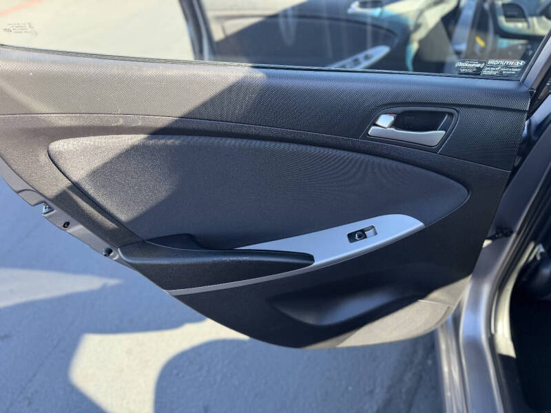 2016 Hyundai Accent SE