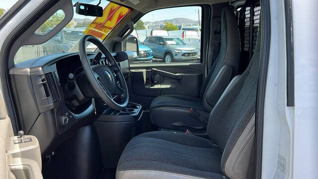 2022 Chevrolet Express 2500